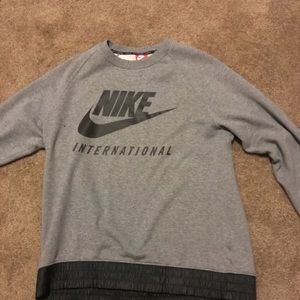 Nike crewneck